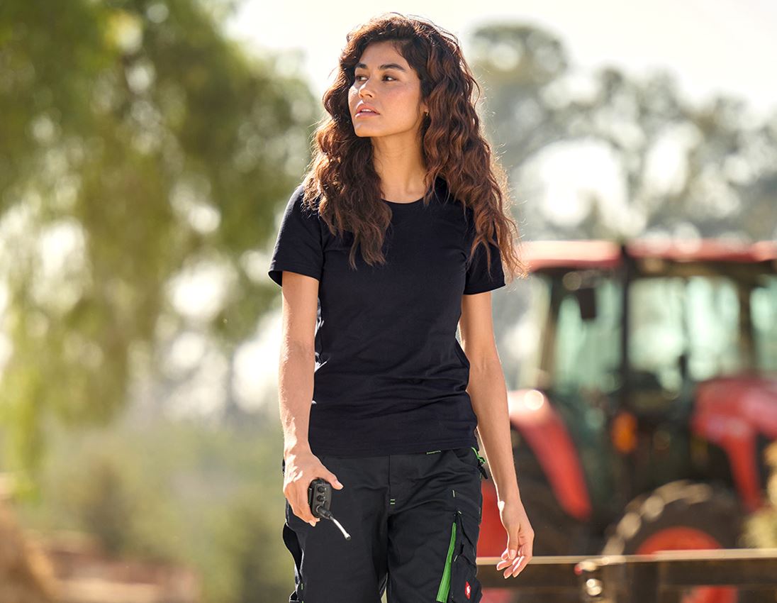 Thèmes: e.s. T-Shirt cotton light, femmes + noir