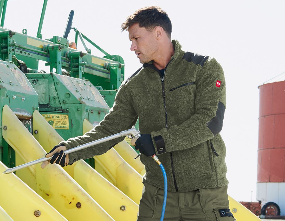 Topics: Faux fur jacket e.s.roughtough  + thyme