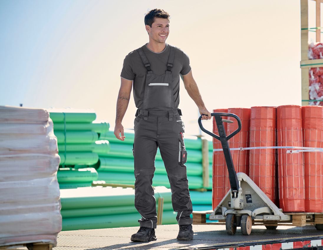 Topics: Bib & brace e.s.motion 2020 + anthracite/platinum