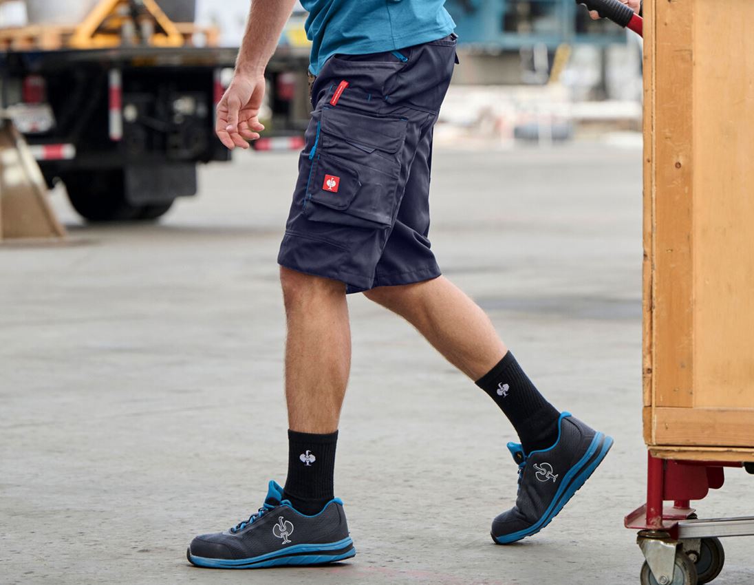 Topics: Shorts e.s.motion 2020 + navy/atoll 1