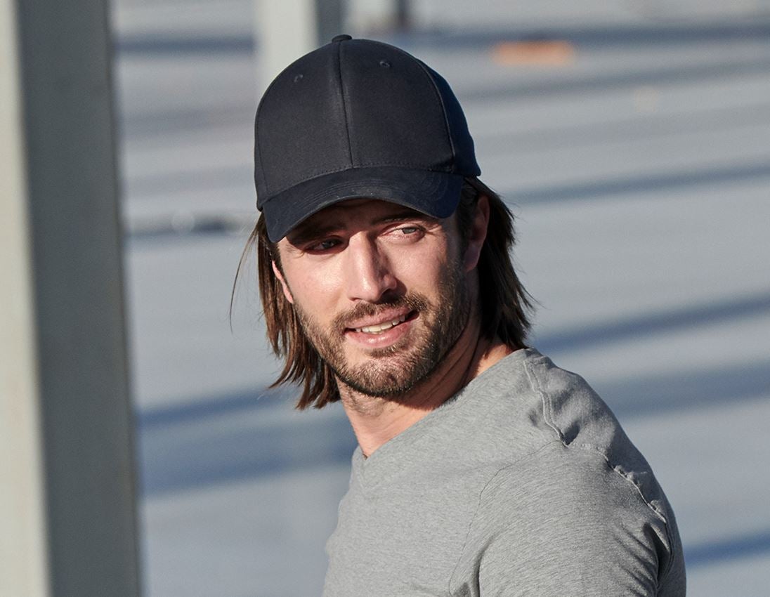 Topics: Cap e.s.classic + black 3