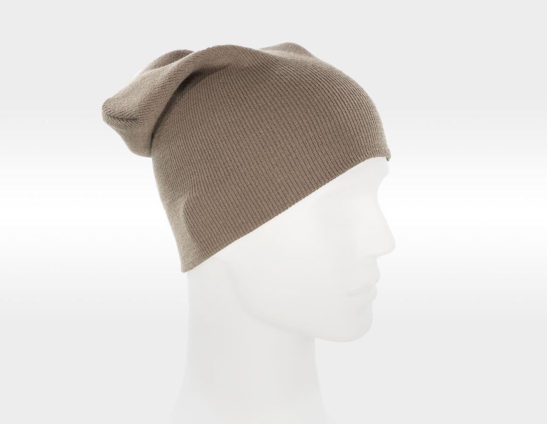 Topics: Knitted hat e.s.motion ten + ashbrown 2