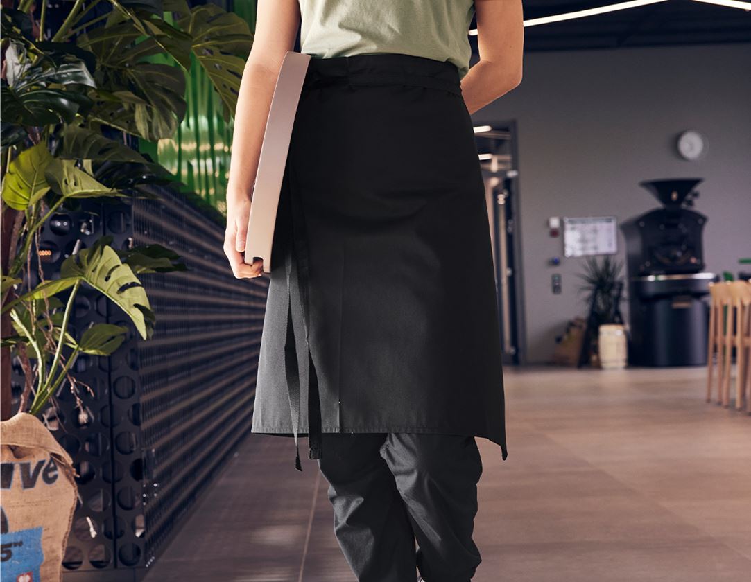 Aprons: Mid-Length Apron + black