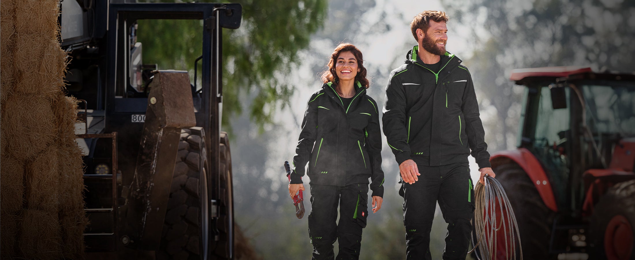 Les vêtements de travail d’hiver de la collection e.s.motion 2020 dans la nouvelle couleur noir-vert d’eau pour les hommes et les femmes