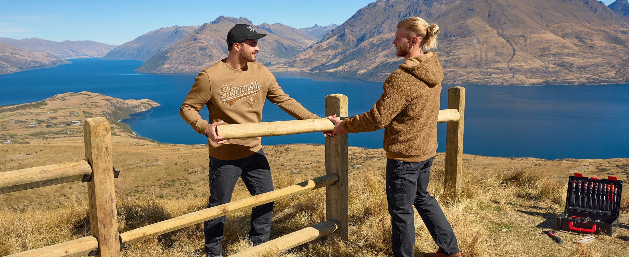 Hommes avec les nouveaux hauts e:pic
