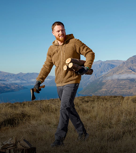 Man in the new e:pic gear
