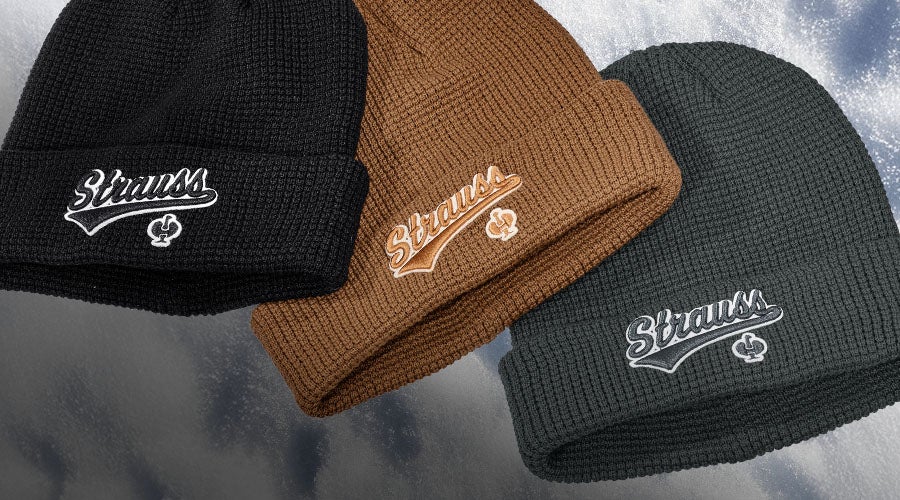 All three colours of the e.s.e:pic knitted hat in the snow