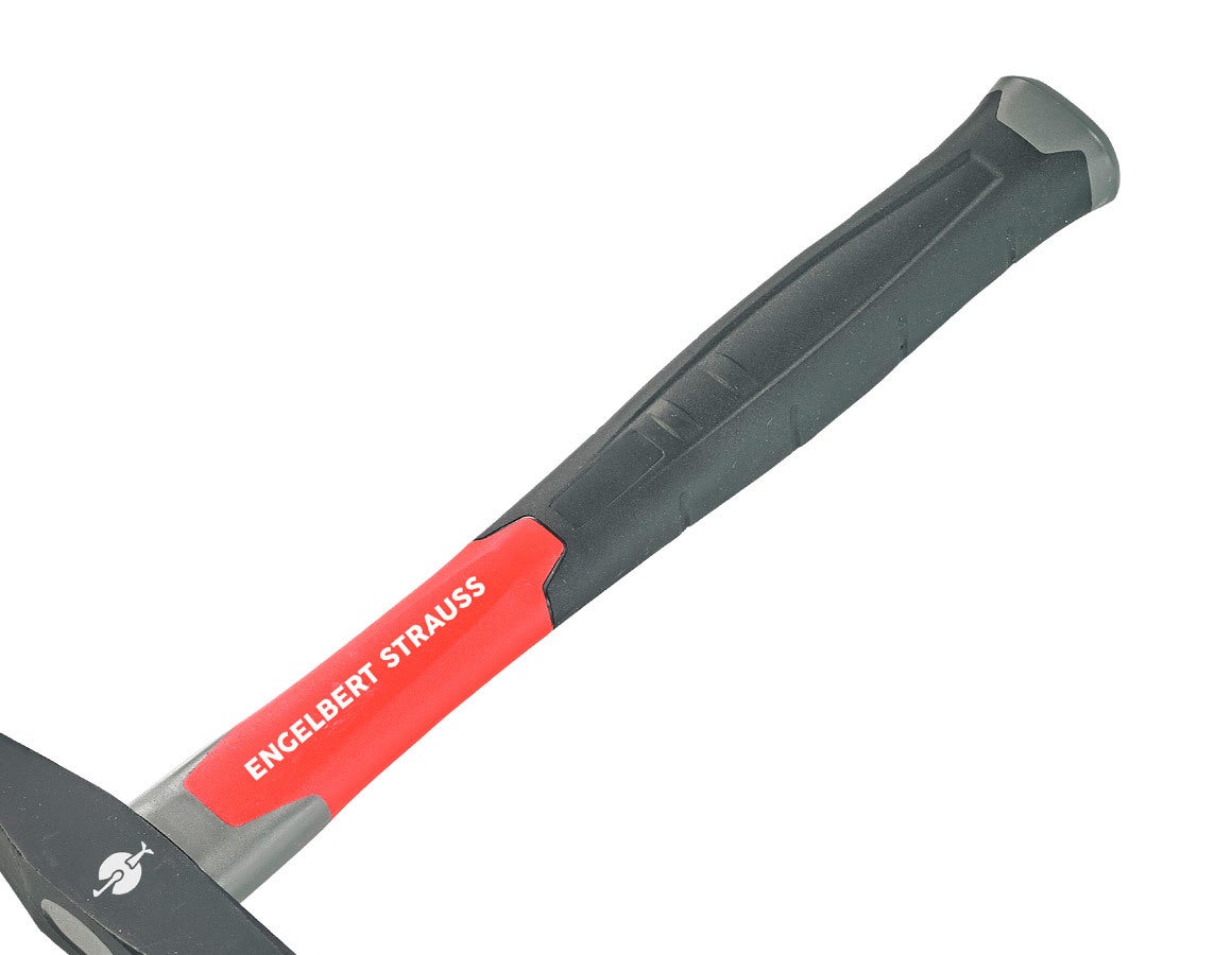 Schlosserhammer mit schwarzem Griff und roter Aufschrift „ENGELBERT STRAUSS“