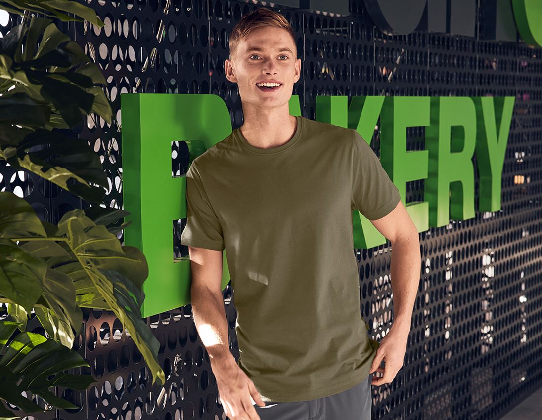 Shirts & Co.: e.s. T-Shirt cotton stretch + schlammgrün 2
