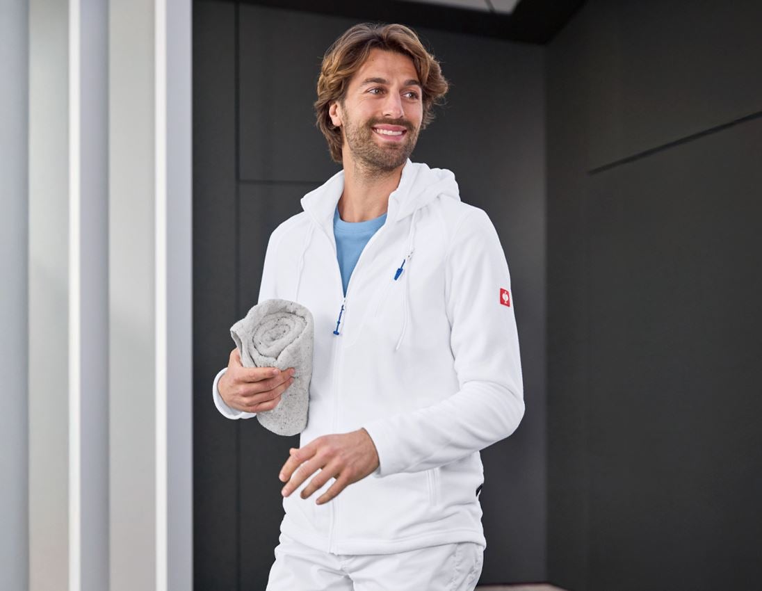 Themen: Kapuzen Fleece Jacke e.s.motion 2020 + weiß 1