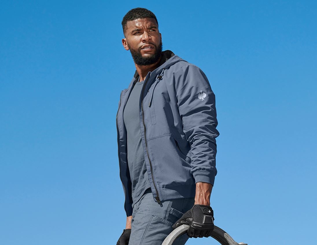 Jacken: Kapuzenjacke e.s.iconic + oxidblau