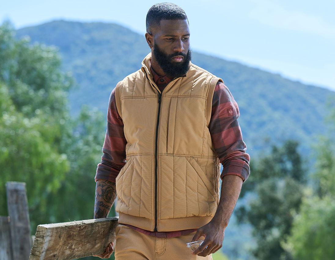 Themen: Weste e.s.iconic + mandelbraun