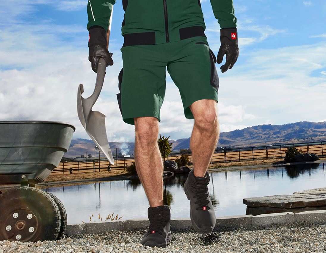 Hosen: Funktions Short e.s.dynashield + grün/schwarz