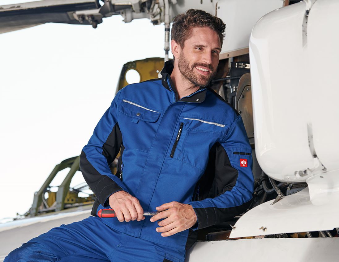 Themen: Bundjacke e.s.motion + kornblau/schwarz