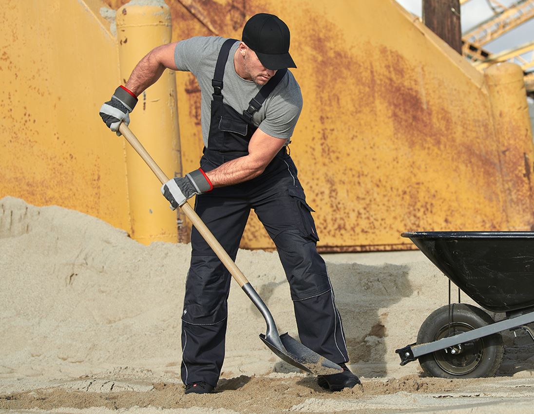 Hosen: Latzhose e.s.prestige + schwarz 1