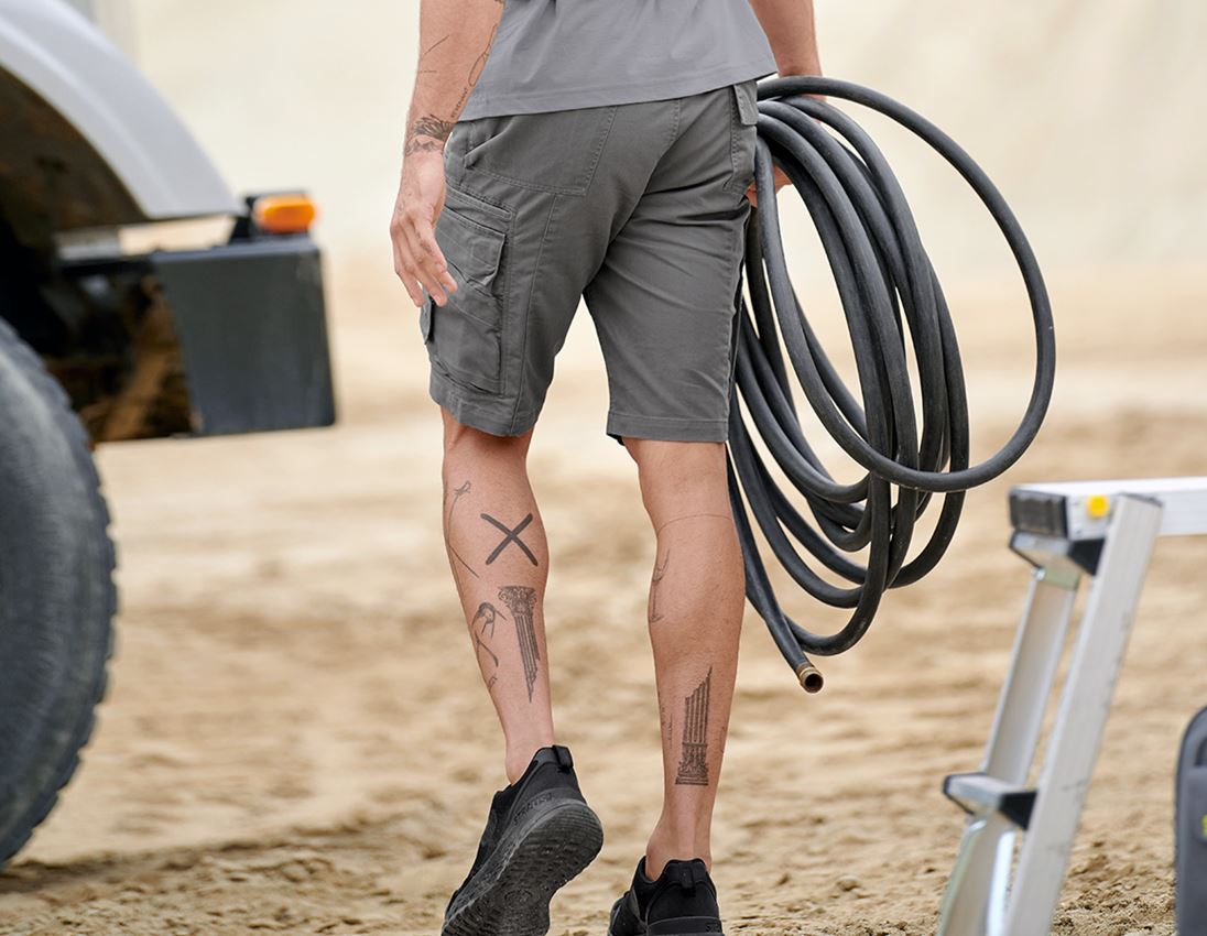 Themen: Short e.s.motion ten + granit 1