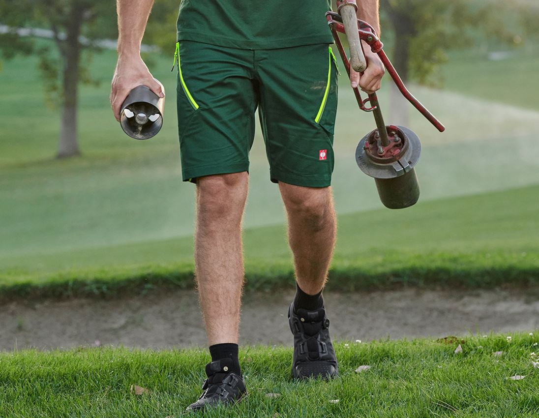 Hosen: Multipocket-Short e.s.ambition + grün/warngelb