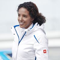Aanzicht 3, Winter­ softshell­jack e.s.​motion 2020, dames, wit/gentiaanblauw