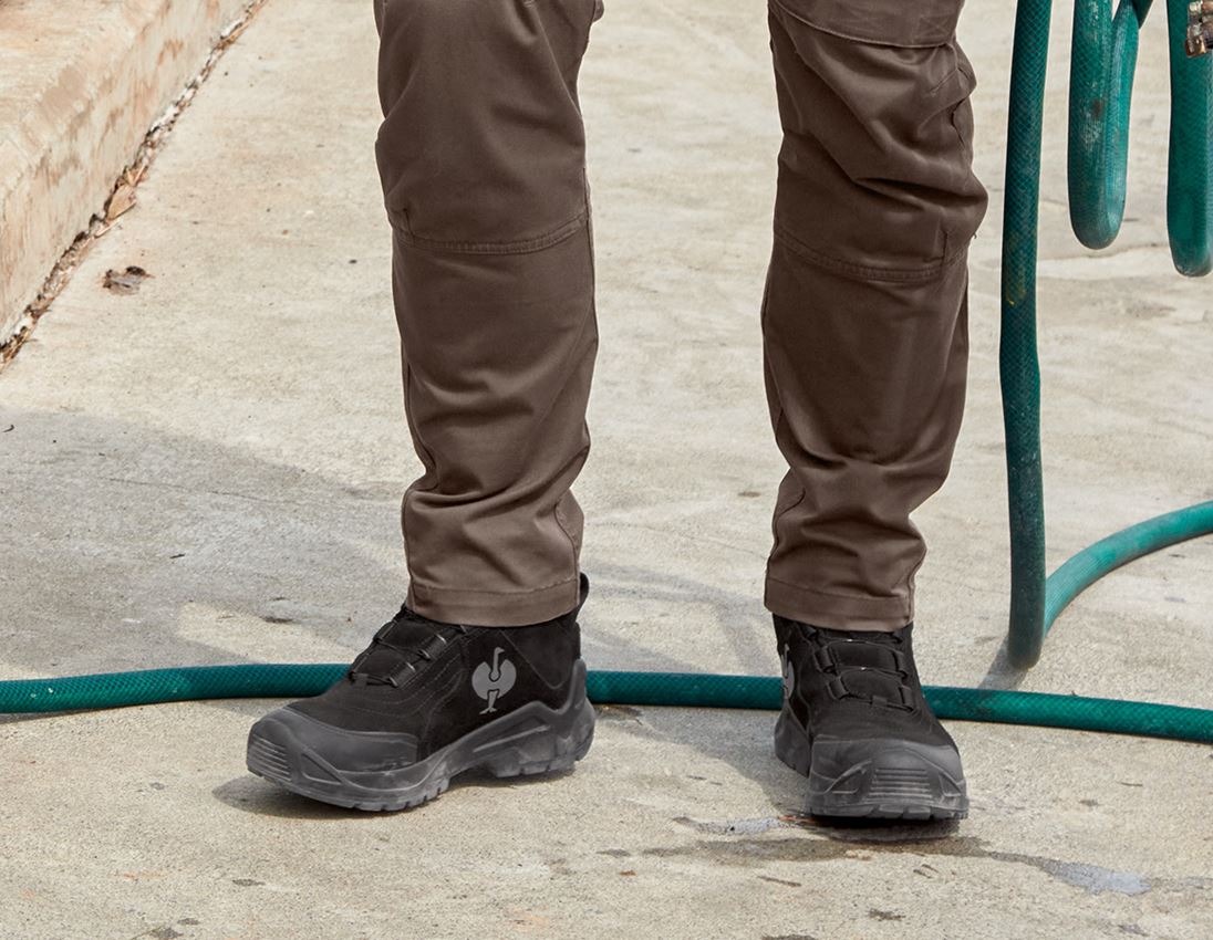 O2: O2 Werkschoenen e.s. Apate II mid + zwart 1