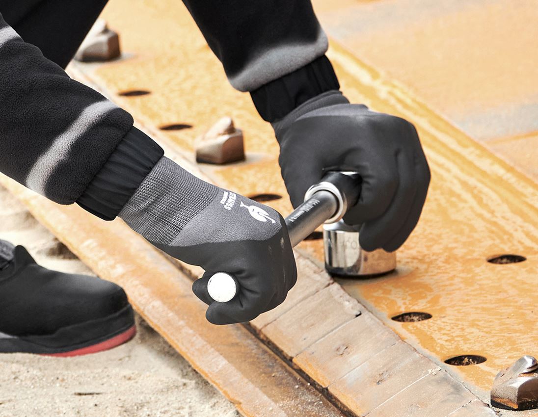 Gecoate: e.s. Nitril handschoenen evertouch winter + zwart/grijs 4