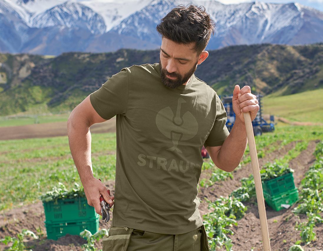 Bovenkleding: T-Shirt e.s.concrete + moddergroen