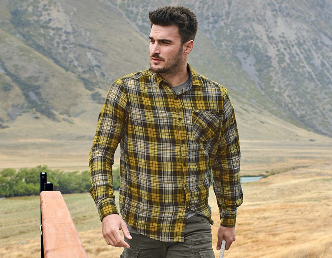 Bovenkleding: Ruitjeshemd e.s.vintage + camouflagegroen geruit