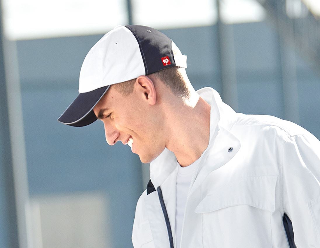 Accessoires: e.s. Cap color + wit/grijs