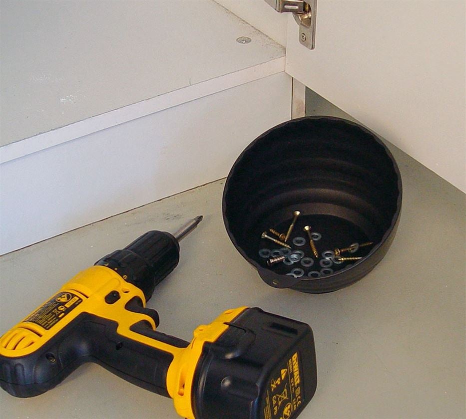 Kleine onderdelen: Magnetisch gereedschapbakje + zwart 1