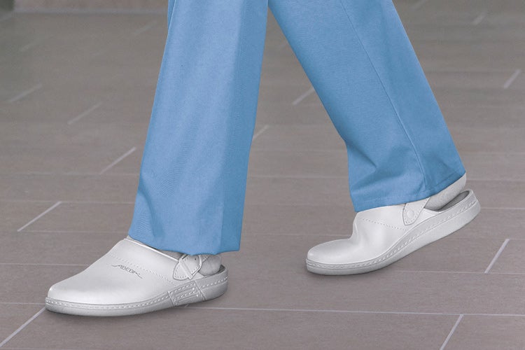 Witte werkschoenen voor de medische en verzorgende sector