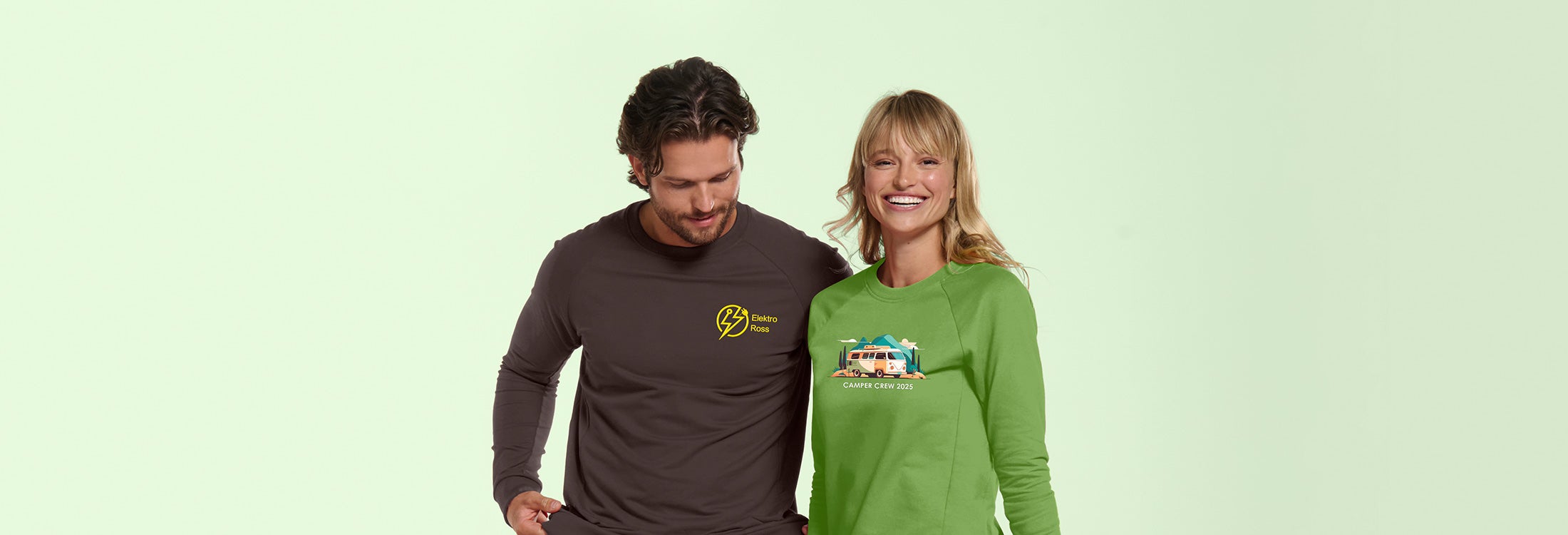 Strauss MyDesign - Man en vrouw dragen basics in verschillende kleuren met opdruk