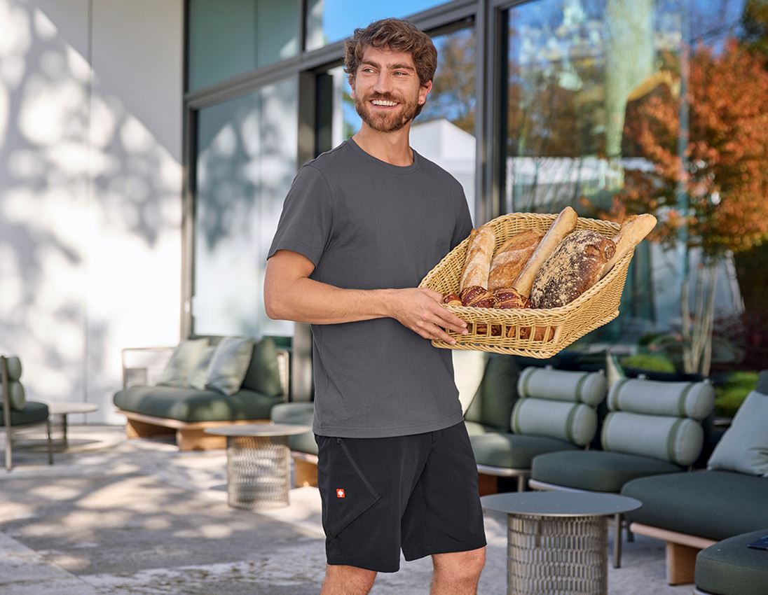 Spodnie robocze: e.s. Szorty serwisowe typu cargo + czarny 3