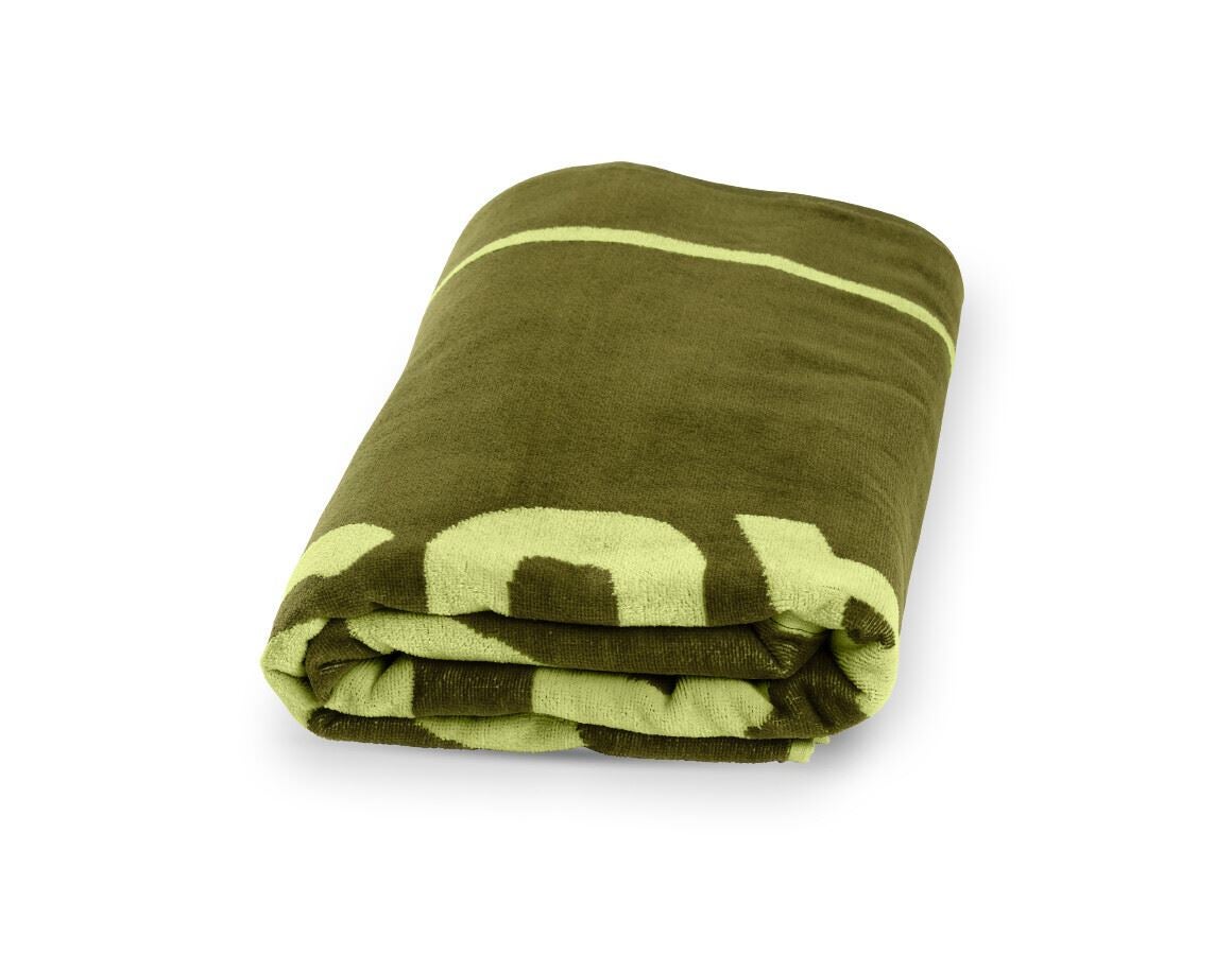 Accessories: e.s. Sauna and beach towel + junipergreen/limegreen