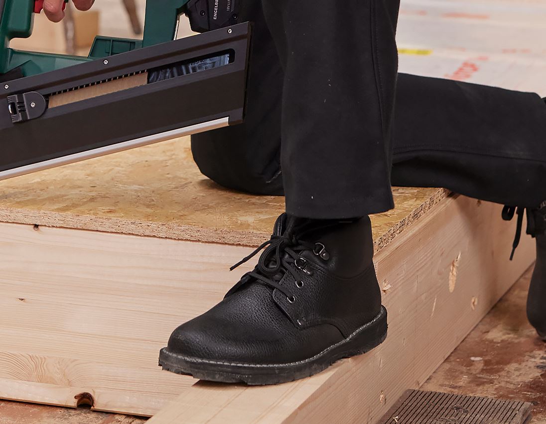 Andra yrkesskor: Takläggarskor Super, snörning + svart