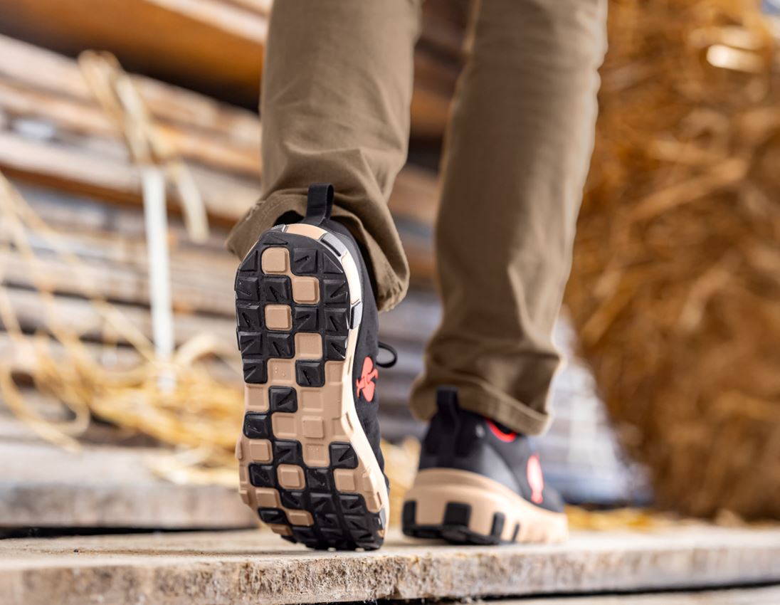 O6: O6 Work shoes e.s. Poli low + black/neutralbeige 3