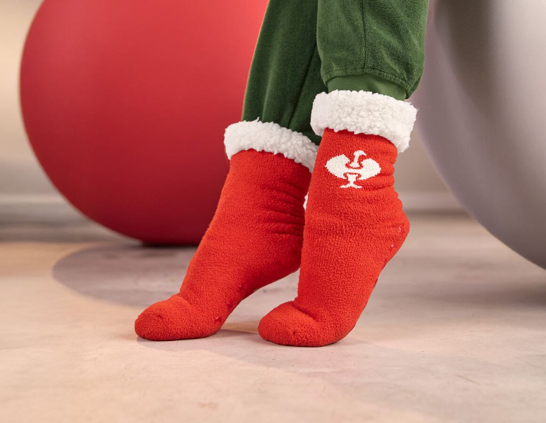 Small gifts: e.s. Faux fur socks + straussred