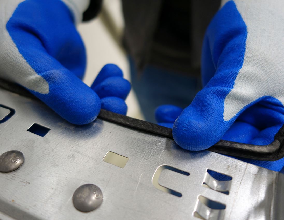 Coated: e.s. Nitrile gloves evertouch cut C + blue/lightblue-melange 3