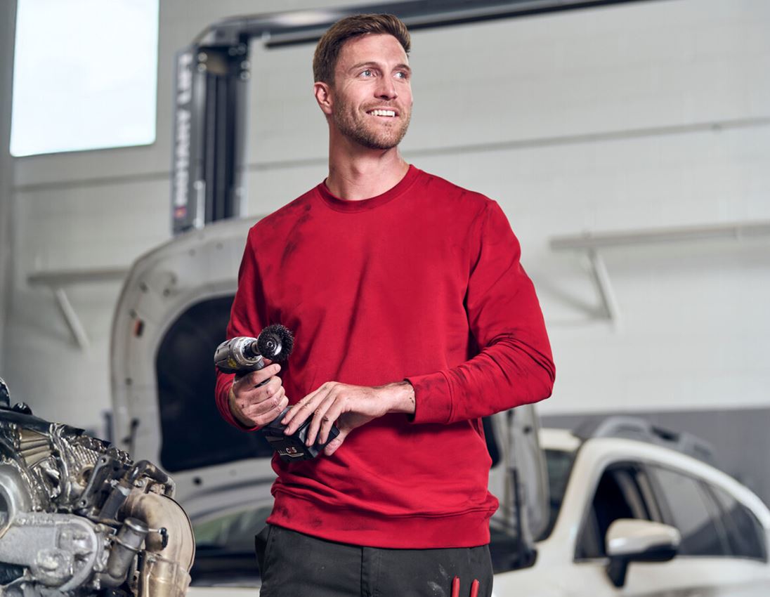 Topics: Sweatshirt e.s.industry + fiery red
