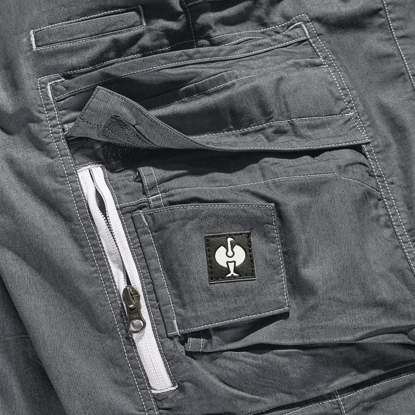 Topics: Cargo trousers e.s.motion ten summer + oxidblack 2