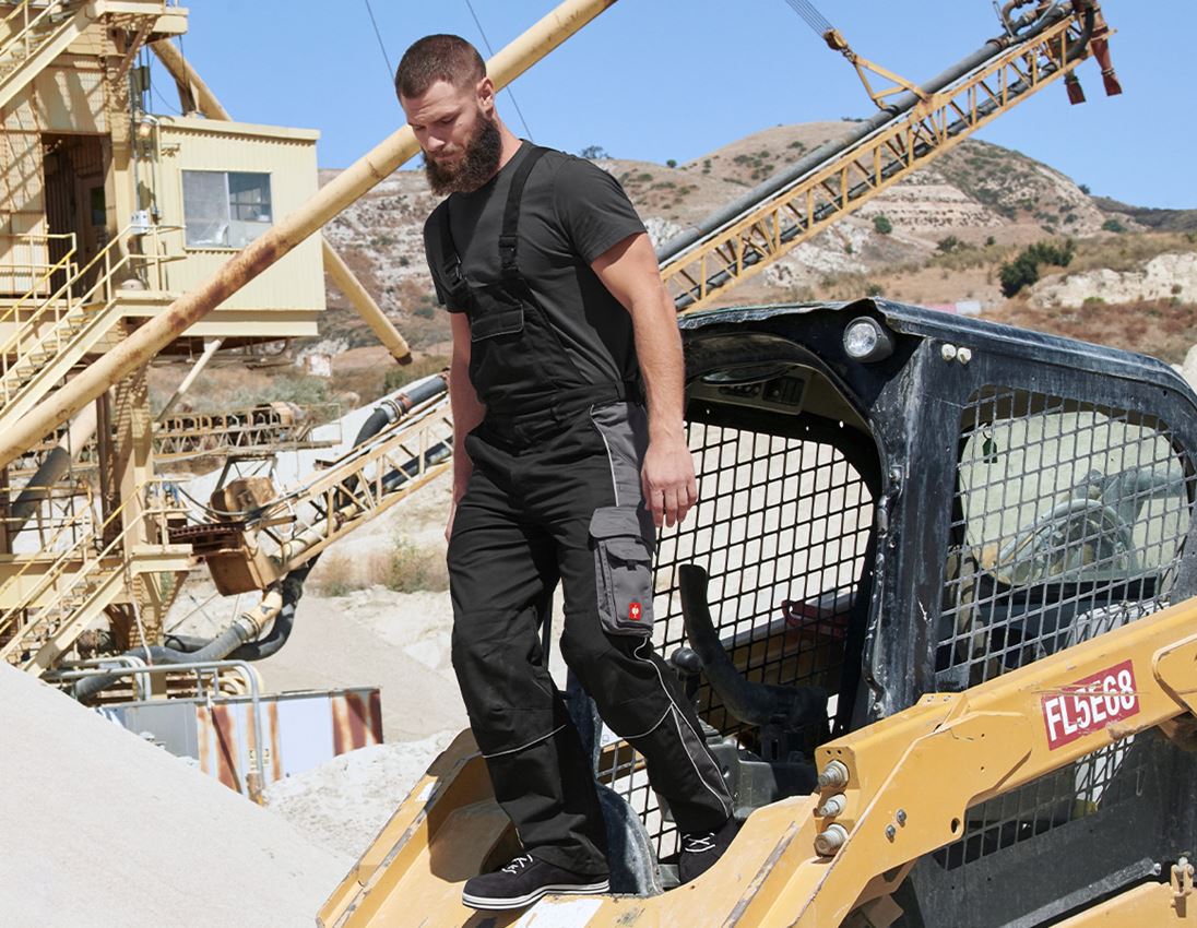 Topics: Bib & Brace e.s.active + black/anthracite