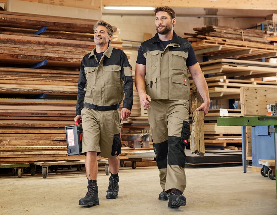 Topics: Short e.s.image + khaki/black 5