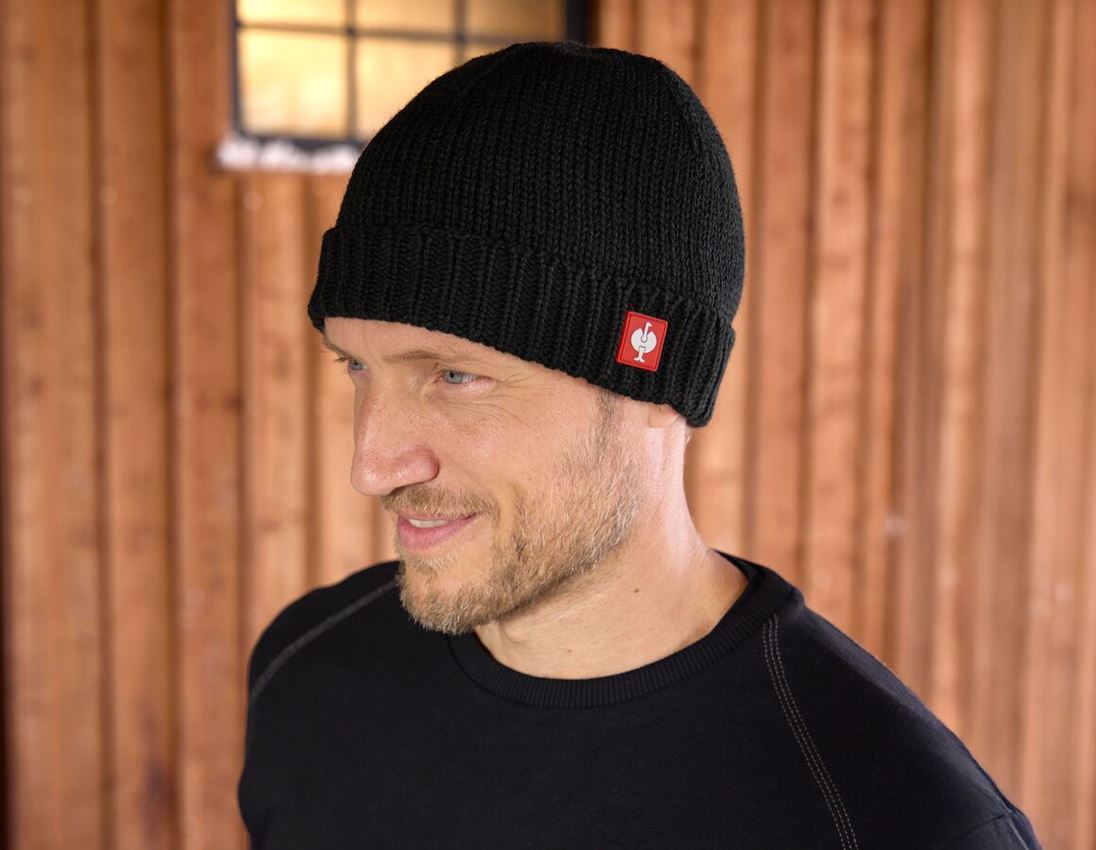 Topics: Knitted hat e.s.roughtough + black