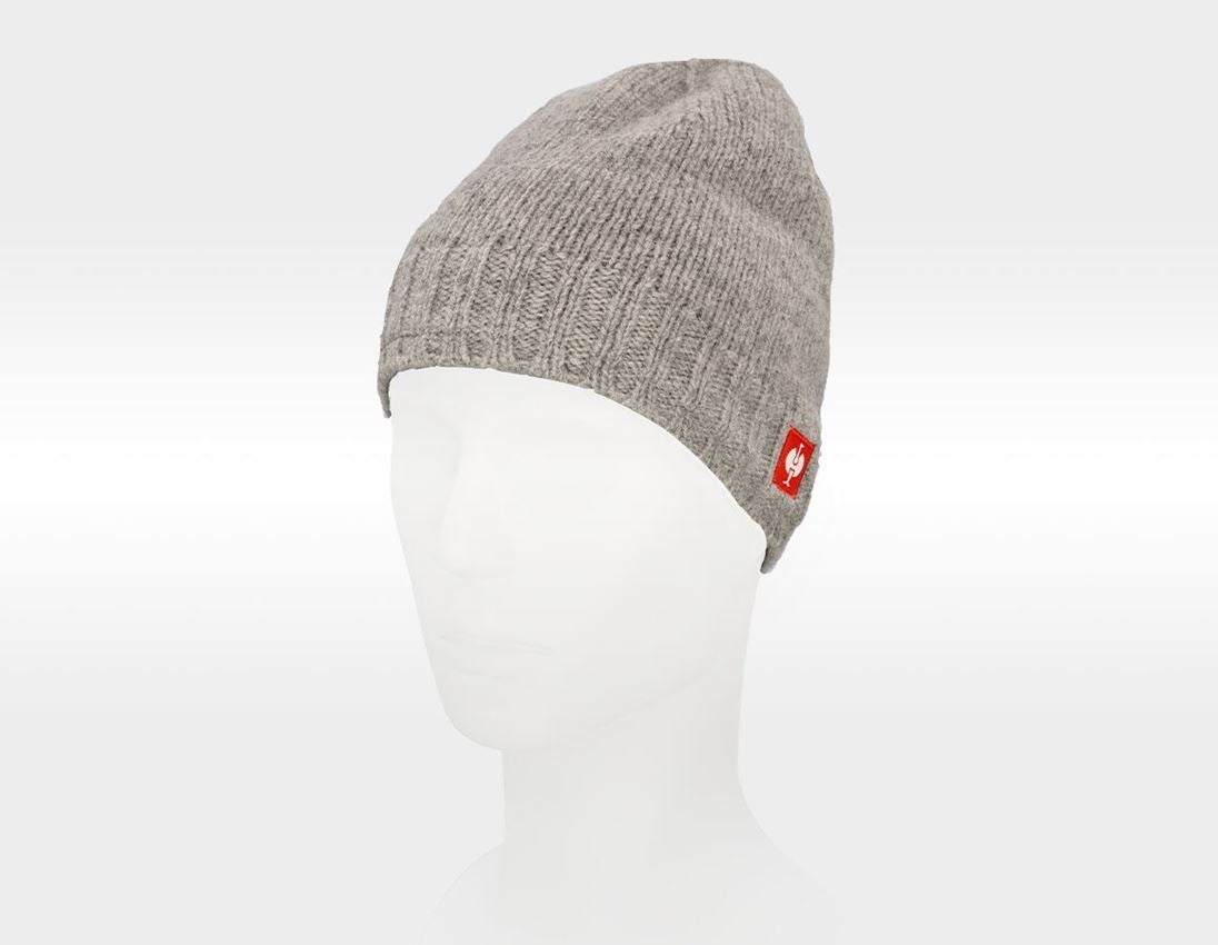 Accessoarer: e.s. grovstickad mössa + natur