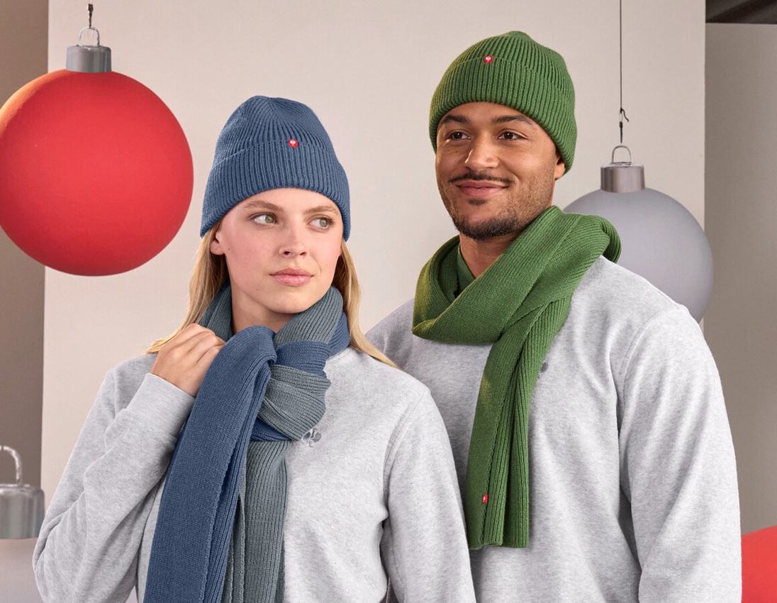 Accessories: e.s. Knitted hat + nordicblue 2