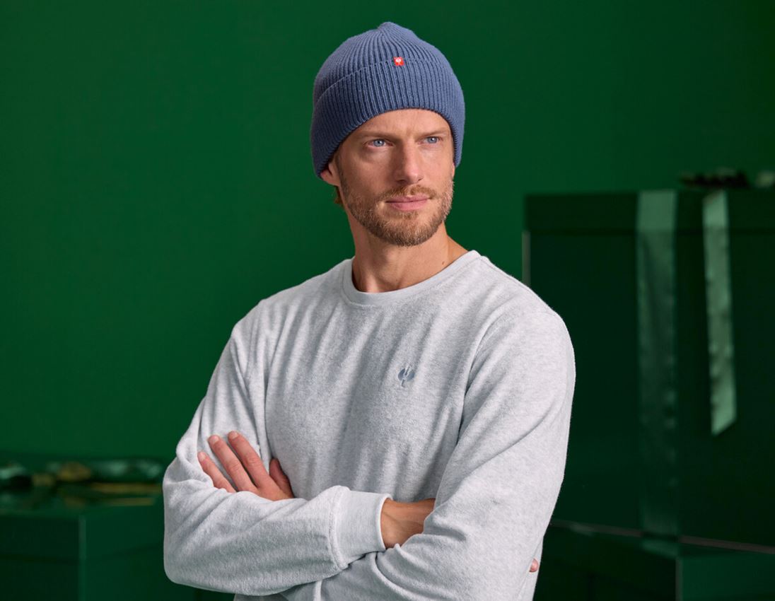 Accessories: e.s. Knitted hat + nordicblue 1