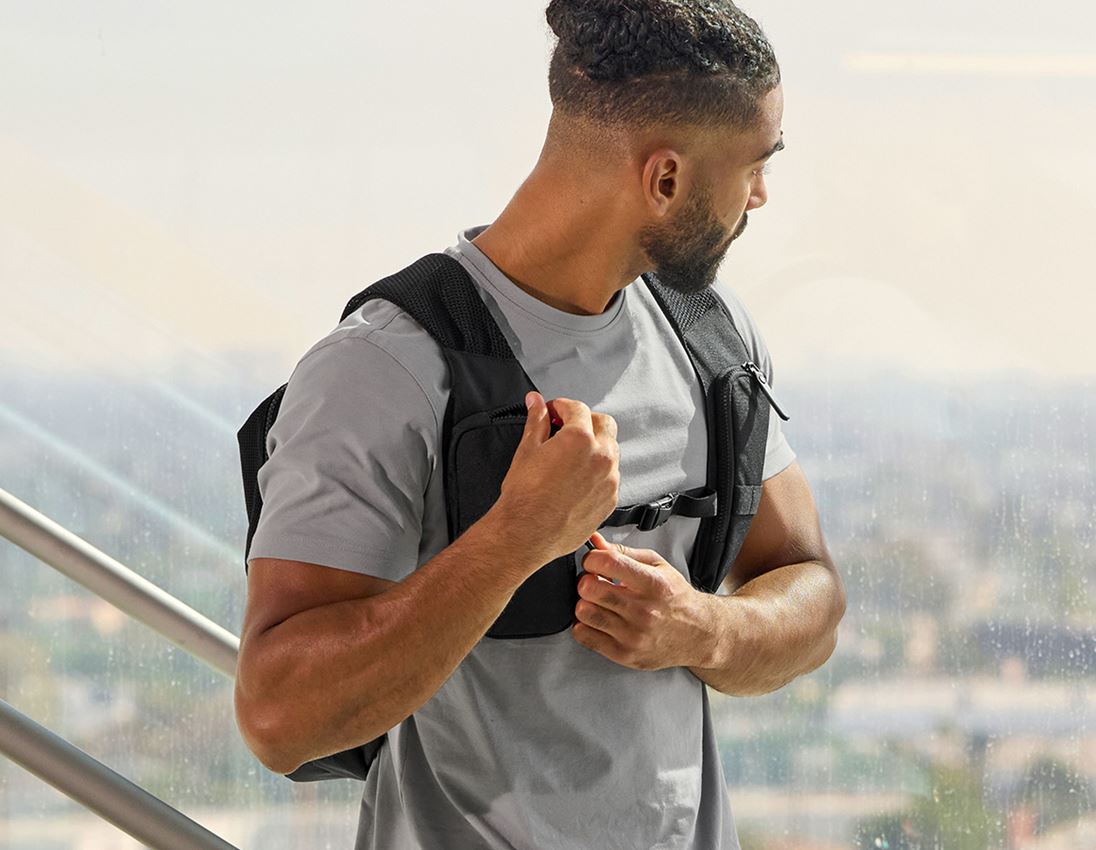 Verktyg och accessoarer: Ryggsäck e.s.ambition + Axelremsväska 1