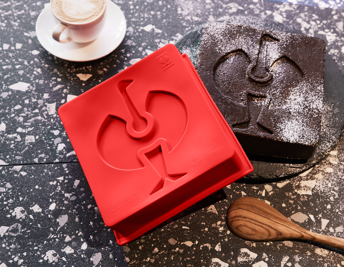 Tools & Equipment: STRAUSS silicone baking tray