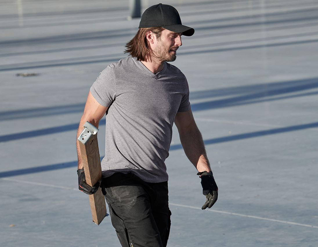 Tričká, pulóvre a košele: Tričko e.s. cotton stretch výstrih do V + sivá melírovaná 1