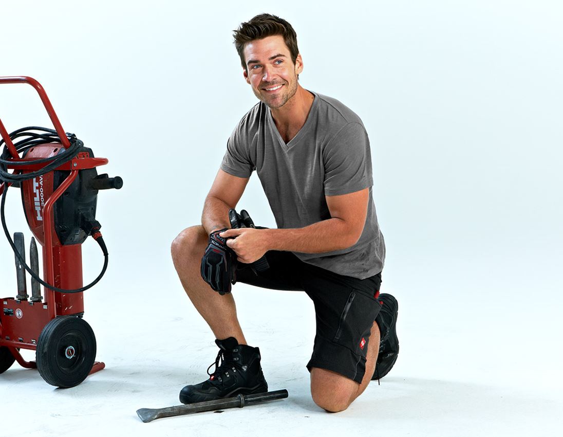 Témy: Tričko e.s. cotton slub s výstrihom do V + cementová 1