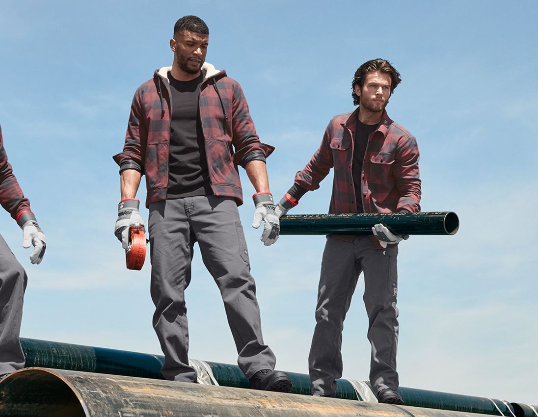 Témy: Károvaná košeľa e.s.iconic + oxidová červená/karbónová sivá 2