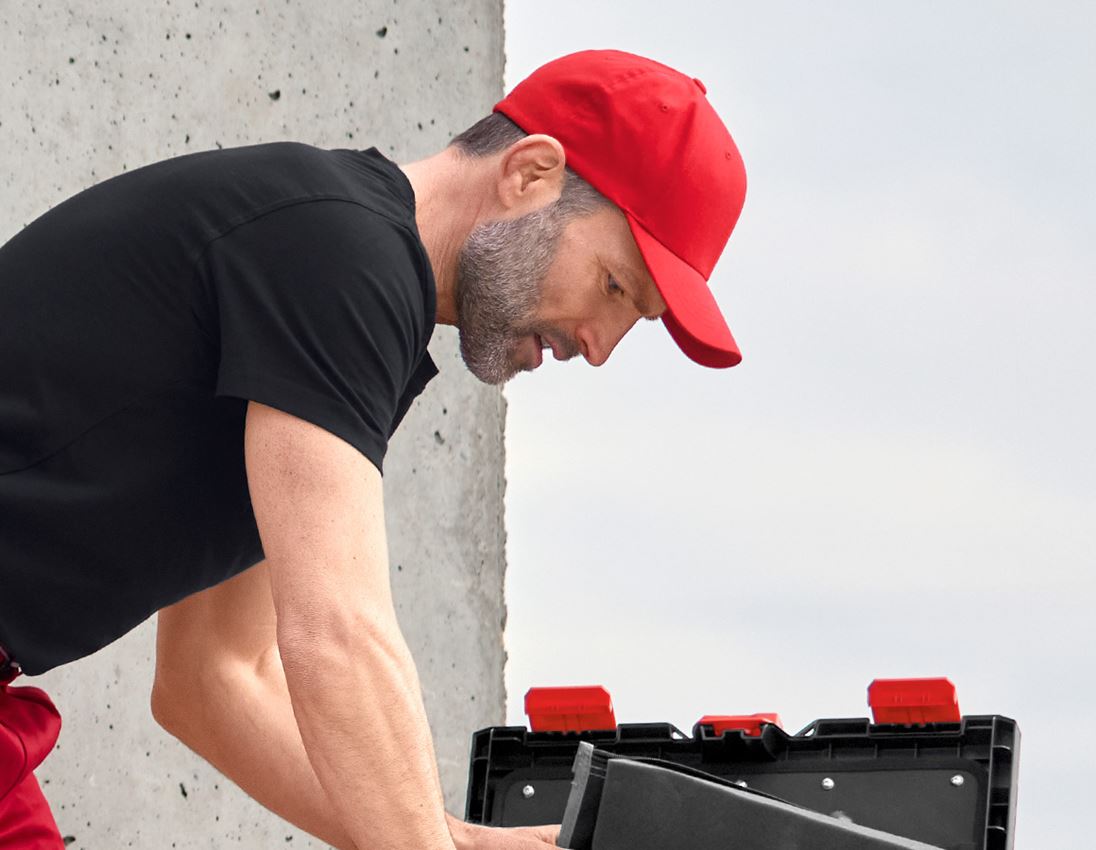 Doplnky: Čiapka e.s.classic + červená